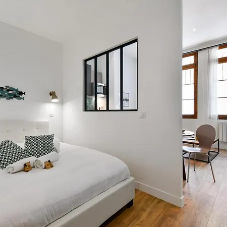 Cosy Studio 9 Minutes From The Port Away In - Welkeys