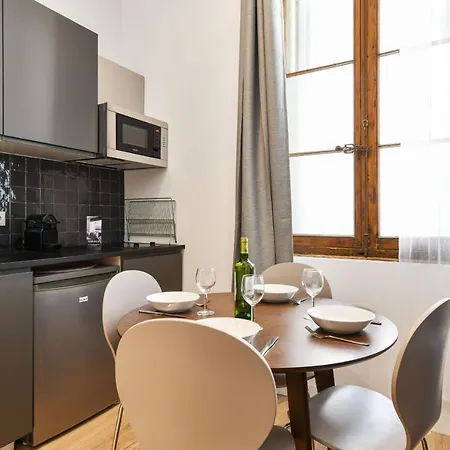 Cosy Studio 9 Minutes From The Port Away In - Welkeys Apartment